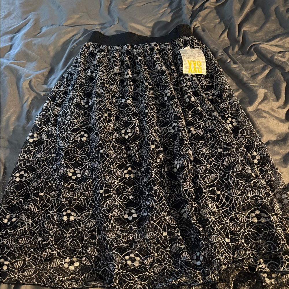 Lularoe Lola Xxs new with tag floral lace skirt with lining